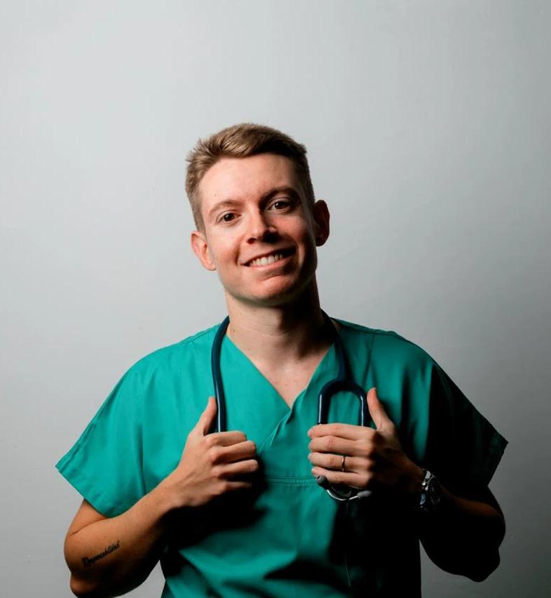 Carlos Yebra, fundador de Medicina con Cabeza